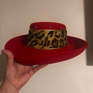 Elegant Red Women's Hat with Leopard Print Band